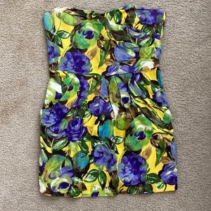 Strapless mini dress w/ pockets!